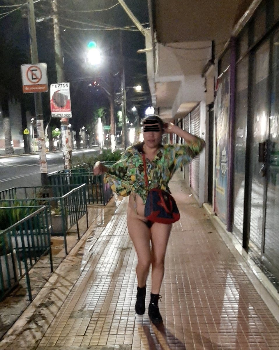 leonadia_sw's tweet photo. Ese día me terminó cogiendo un amable taxista que vio y se le antojó...una cogidita no se le niega a nadie jejeje https://t.co/icP48a82FC