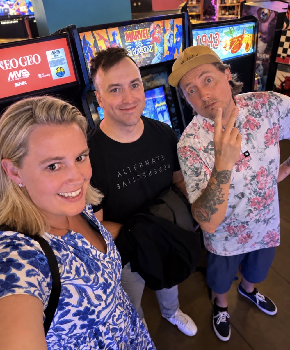 tinytechfox's tweet photo. Internet friends becoming real-life friends 🕹️

Thank you @fitzgerald1337 for introducing @jacobcounsell and me to @philstar_OG! Such a fun arcade night. Really glad we got to hang out ✨ https://t.co/rxlVvYajEP
