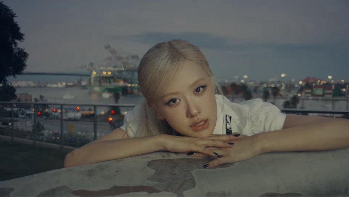 rosieworld__'s tweet photo. ⁿᵉʷ ᵗʳⁱᶜᵏ https://t.co/h1y7ZF2VUB