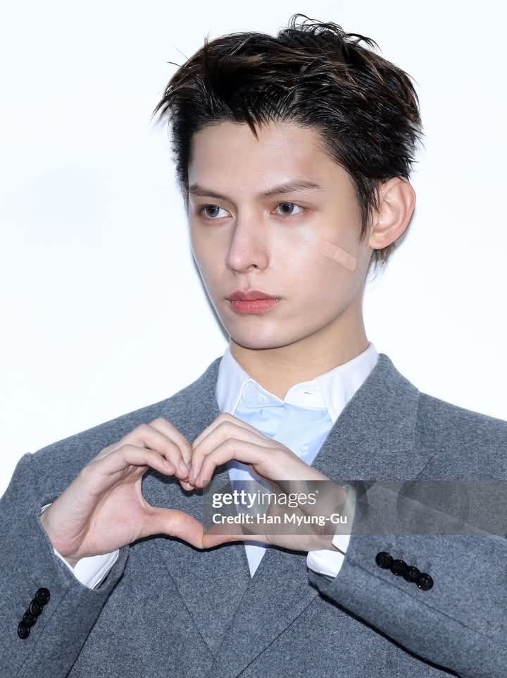 cortisrecords's tweet photo. the “getty images curse” doesn’t apply to him #제임스 https://t.co/jMJvsuFqKt
