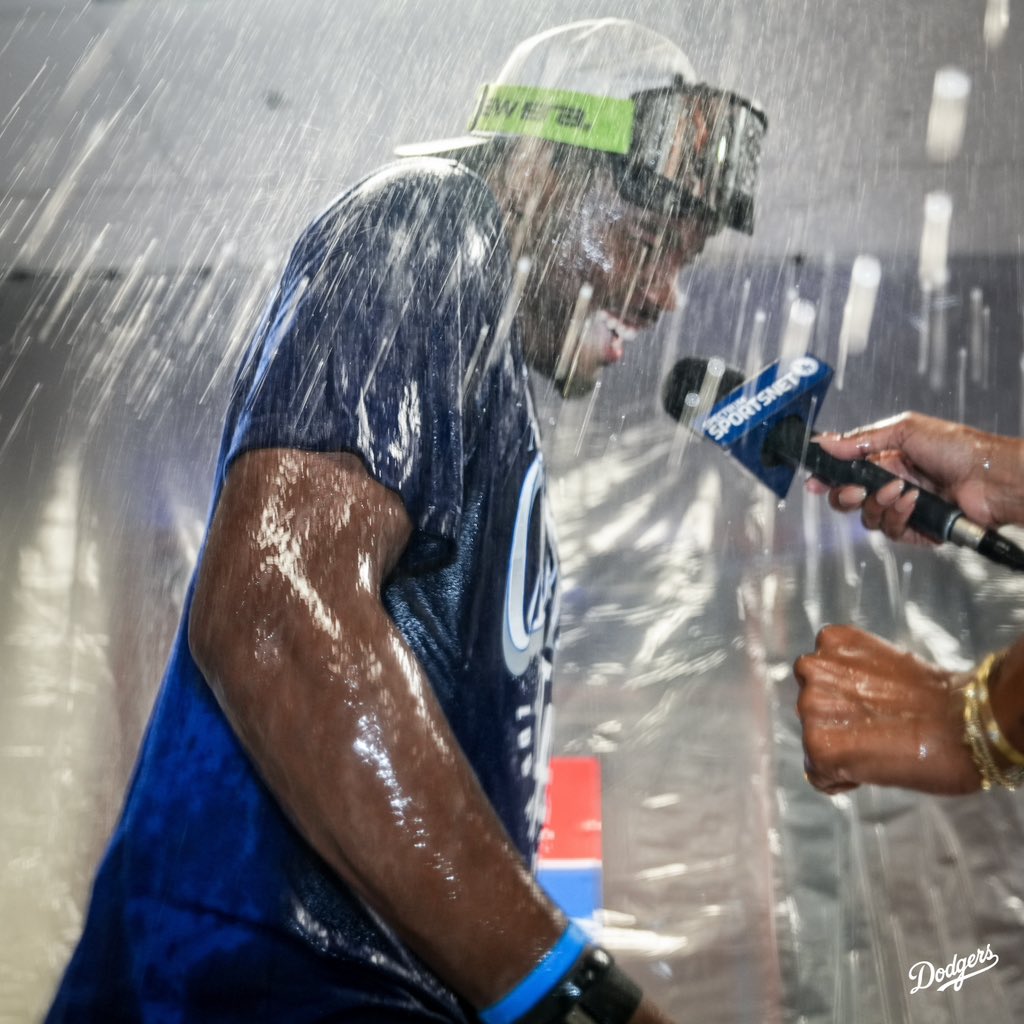 Dodgers's tweet photo. The rookie and the vet. https://t.co/hqZ9UzaHMp