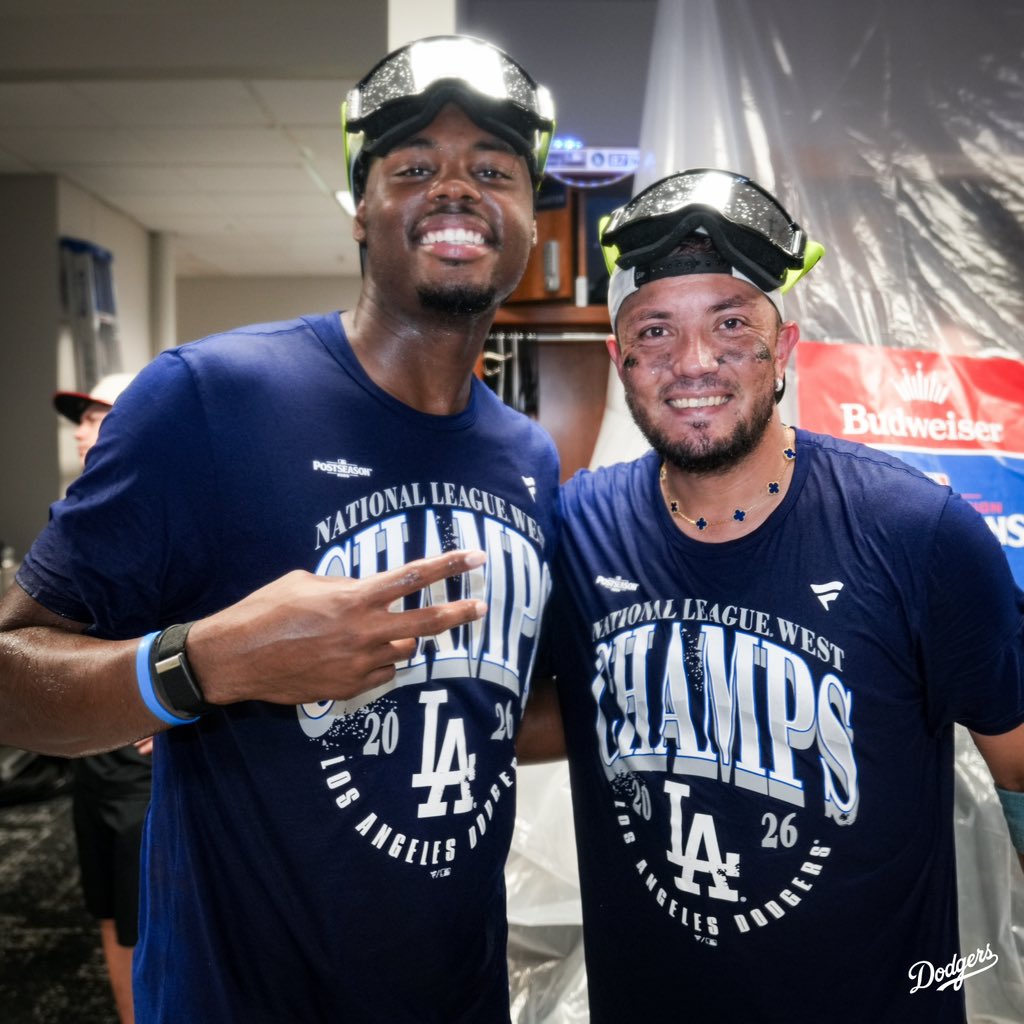 Dodgers's tweet photo. The rookie and the vet. https://t.co/hqZ9UzaHMp