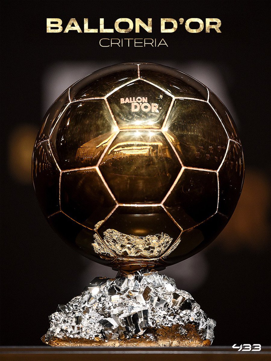 AtaqueFutbolero's tweet photo. 🚨🌕 Estos son los TRES CRITERIOS de France Football en la elección del BALÓN DE ORO:

1) Actuación individual: es el criterio PRINCIPAL, basado en rendimiento (goles + asistencias) y carácter decisivo del futbolista durante el periodo evaluado.

2) Actuaciones y logros colectivos: títulos ganados (injerencia del futbolista en ellos) y resultados conseguidos, con club y selección. Es CLAVE que haya sido IMPORTANTE en los trofeos logrados.

3) Clase y Fair Play: actitud y comportamiento del jugador dentro y fuera de la cancha.

⚠️ Lo eligen periodistas especializados de todos los países del mundo y cada uno arma su TOP 10. 

¿Quién lo merece? ⁉️