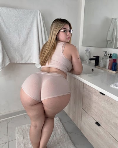 cassiecherryx's tweet photo. I know you want to. https://t.co/Mq8sGb4baD