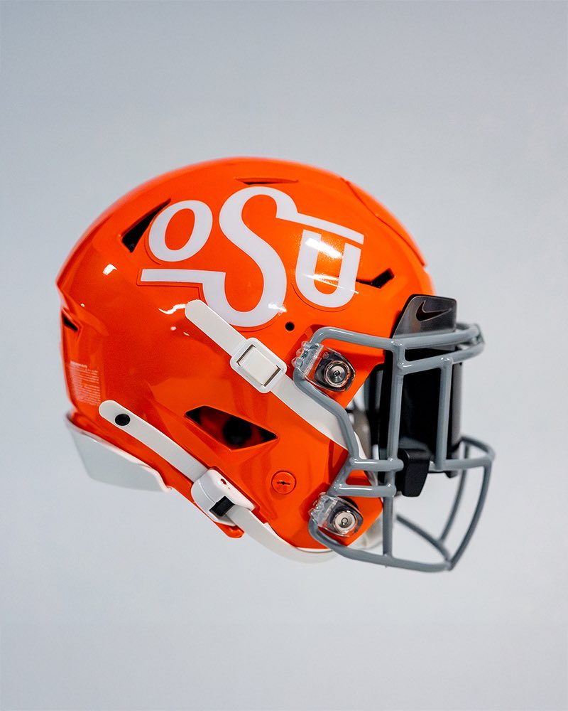FroggyWalnuts's tweet photo. Big week for Big12 Helmets https://t.co/EtKo1IPVGj
