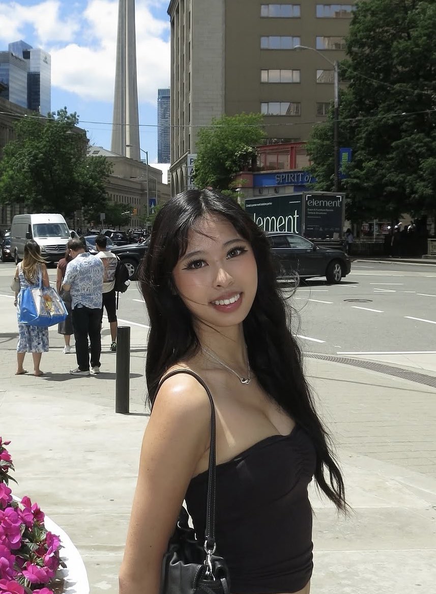 Linnie269's tweet photo. hi, I’m Linnie!!💕

little bit about me: 
> grew my budgeting app to 70k users with $0 spent 
> became head of marketing at an AI healthcare startup ($8.5M seed funding) 
> prev. product marketing intern @ Wealthsimple 

looking to connect with builders and growth people!! https://t.co/YUSDefNYY9