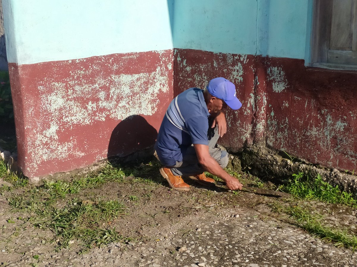 InotuMella's tweet photo. 🧹 En #Mella redoblamos las labores de limpieza e higienización para celebrar con orgullo el acto provincial por el 66 aniversario de los #CDRCuba. 
¡Listos para celebrar con dignidad y compromiso! 🇨🇺❤️ 

#66AñosCDR #Limpieza #Higienización #OrdenamientoTerritorial https://t.co/g52sysKkuG