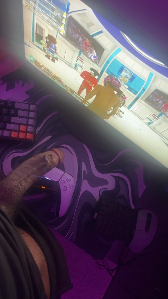 yourFavTeenkami's tweet photo. Need some1 to suck my d!ck while I play the game #risky #dtx #nsfwtwtًً #bbc  #fypシ゚viral https://t.co/hw1jzVOgaR