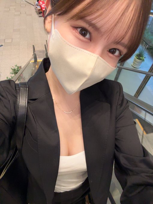 eajef65856387's tweet photo. 45歳のアソコ舐めれる人いますか？ わたし、汁多めですが...。 https://t.co/9i9OFrWlLi