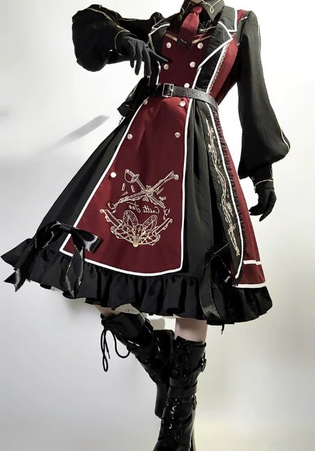 LilyBlack_shop's tweet photo. 🥀🖤戦うお姫様みたいなゴシック軍服ドレス🖤🥀 https://t.co/PP2XqGmFnX