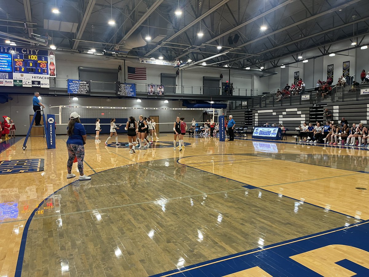 JonLieberMedia's tweet photo. A big one in Jeff City tonight🏐

Capital City and Jefferson City, what more needs to be said?

Cavaliers have a 2-1 lead heading into the 4th set.

@JeffCityJays @CCHS_Activities https://t.co/Rm365FEwSZ