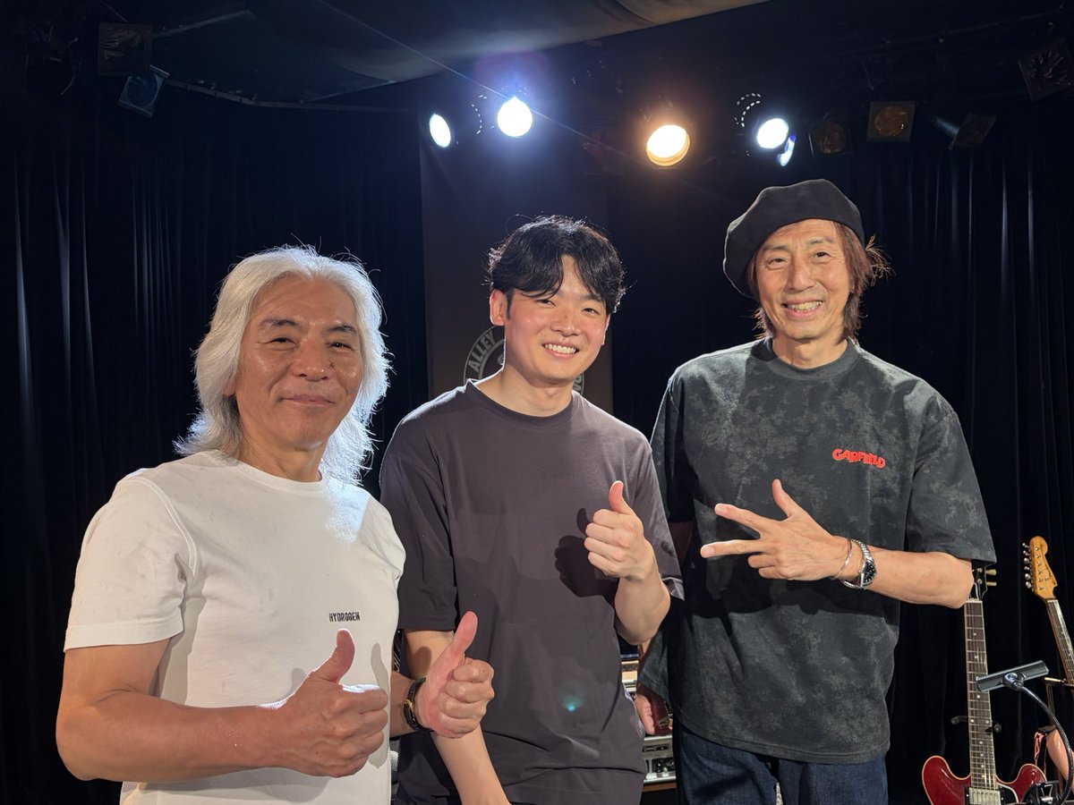 shuyakameyama's tweet photo. 2026.9.16
是方博邦+安藤正容 Guitar DUO @ Blues Alley Japan

小学生でT-SQUAREに出会い、安藤さんのギターに憧れて一直線に走ってきましたが、こうして同じステージに立ててとても幸せでした。
緊張の中たくさん引っ張っていただいた是方さん、安藤さん、本当にありがとうございました。 https://t.co/B47kQ2yVEG