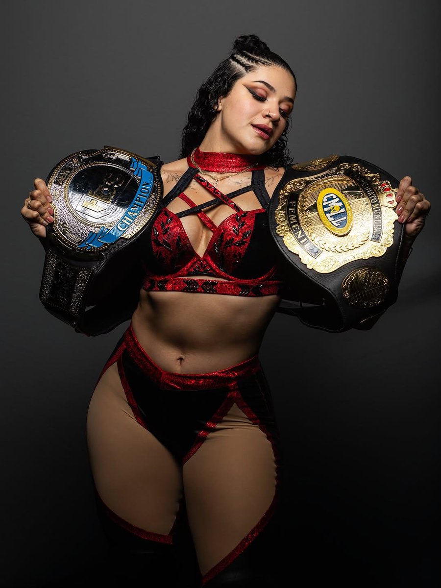 AtrociousPoison's tweet photo. Two belts Perse. 💎 https://t.co/dXYkQphWQU