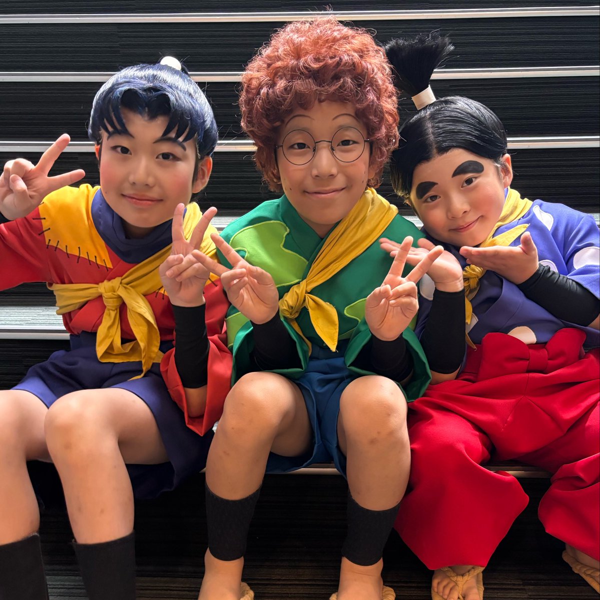 subaru_y22's tweet photo. 朝、家の外に、宙くんの笑い声に似た鳥が鳴いてました🦩すっごいおもしろくて、早く会いたくなりました😊僕たちは今日、13:30公演です🍔　
尼子先生のお弁当がとーってもおいしかったです🍱🩵いつもわくわくするお弁当ありがとうございます🩵
今日もがんばります😊

#劇団忍たま長屋 https://t.co/r5WKJ6MDTA