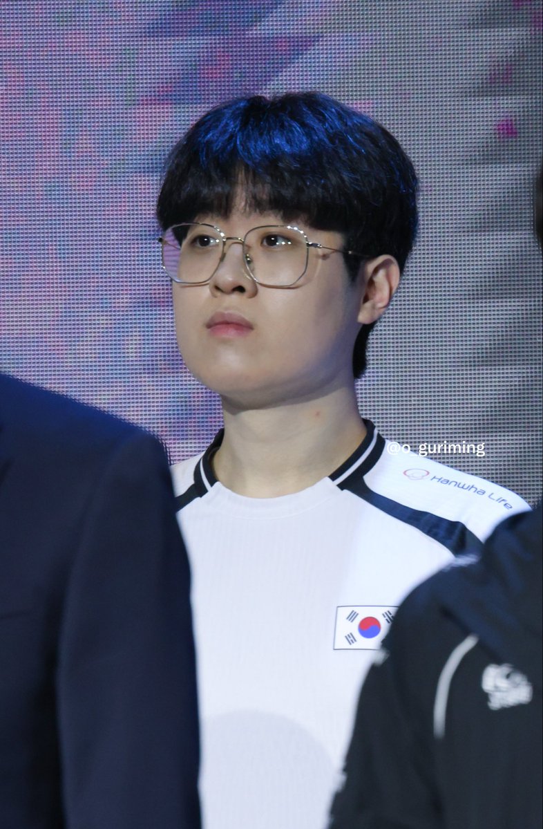 o_guriming's tweet photo. 26.08.25

아시안게임 e스포츠 국가대표 출정식

제우스⚡️

#zeus #제우스 #최우제 #hle https://t.co/9KMc0sZMSc
