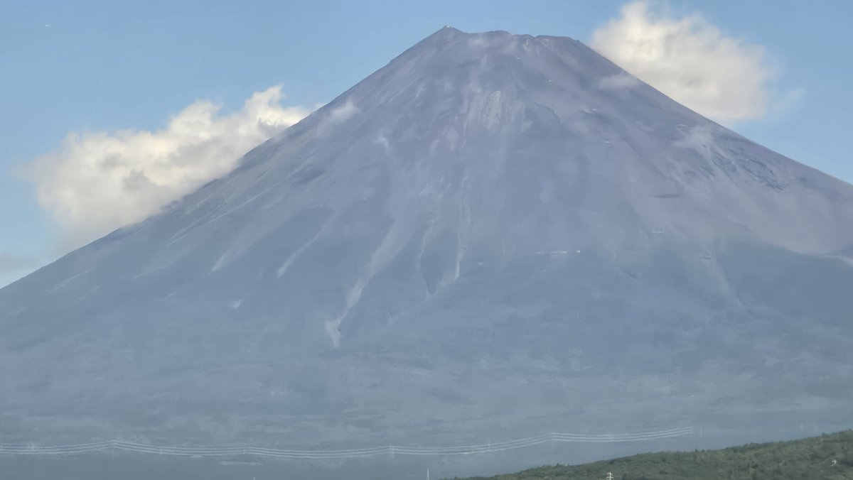 tarako_wk6's tweet photo. 新幹線から、とても綺麗な富士山が見えました
いいことありそう！ https://t.co/NKbQQ98Jyb