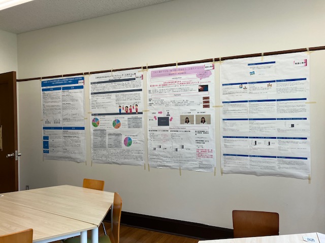 twcu_ctl's tweet photo. 本館１階の学修スペース(0105教室)に「心理学科」の卒業論文のポスターを展示しました。
皆さん、是非学修スペースにお立寄りくださいね。
＃東京女子大学　＃心理　＃卒論 https://t.co/WDW3tcmCne