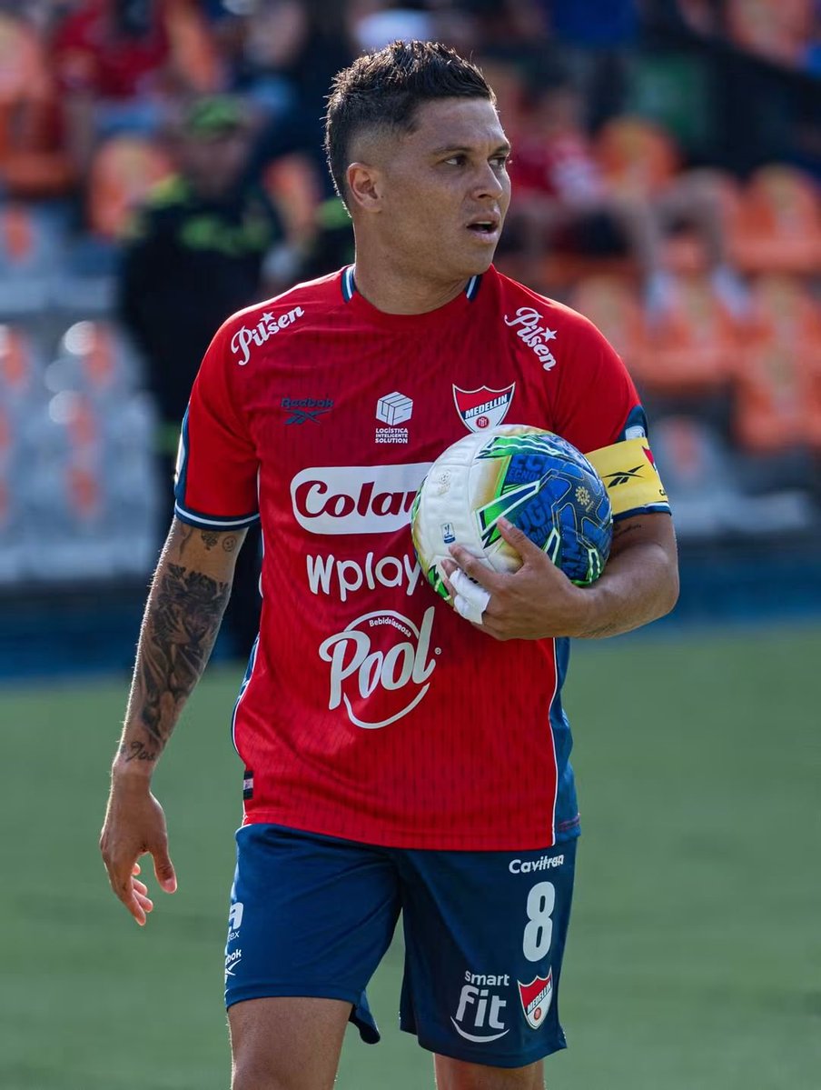 incognito_rojo's tweet photo. Primer gol de Juanfer Quintero en su regreso al Deportivo Independiente Medellín ⚽️.

Suma 1 gol y 3 asistencias en sus primeros 5 partidos de este semestre 🔴🔵.

La mejor zurda del FPC. Lejos, además 👑. https://t.co/ziBtHPqBDn