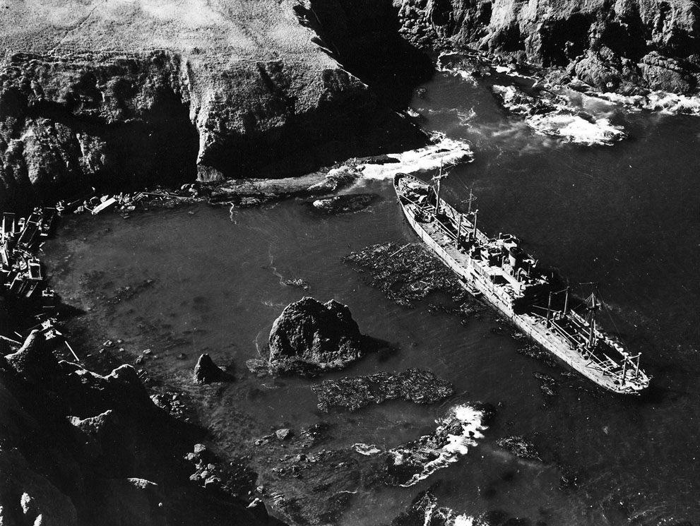 HiddenHistoryYT's tweet photo. Japanese ship aground at Kiska harbor, Aleutian islands, US Territory of Alaska, 18 September 1943 https://t.co/YDjoZ5gUzs