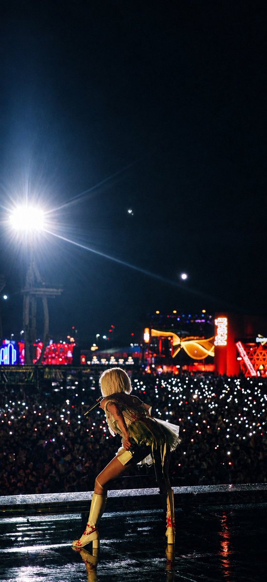 unlockscreen's tweet photo. — Halsey | Rock in Rio wallpapers 🌒

like &amp; rt if you use it!! /bel https://t.co/Q71MbZs6ye