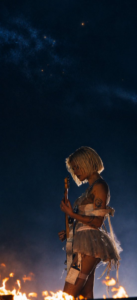 unlockscreen's tweet photo. — Halsey | Rock in Rio wallpapers 🌒

like &amp; rt if you use it!! /bel https://t.co/Q71MbZs6ye