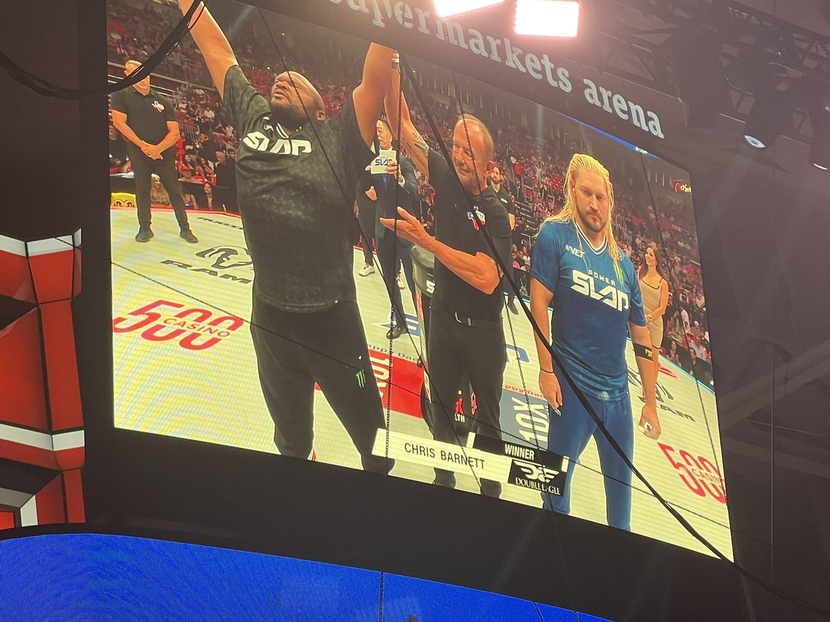 CoryWhitman_'s tweet photo. Chris “Beast Boy” Barnett has defeated Jake Logan in a Heavyweight matchup via unanimous decision.

Barnett was a clear fan favorite from the United Supermarkets Arena. https://t.co/XPF47Ee9pE