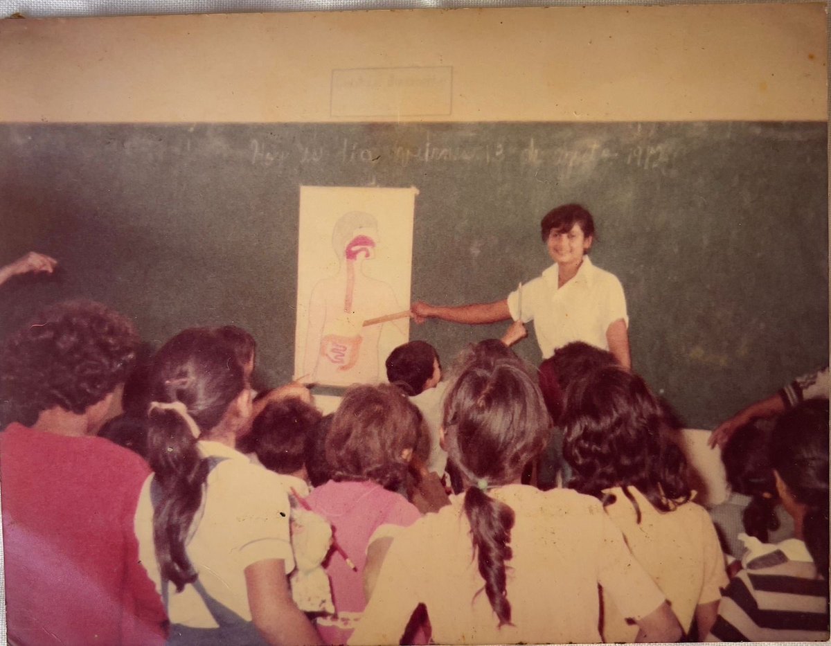 riximga's tweet photo. Feliz día compañeros y compañeras maestras del alma.♥️ https://t.co/9AVTh7hETI https://t.co/0uLIpAurMB
