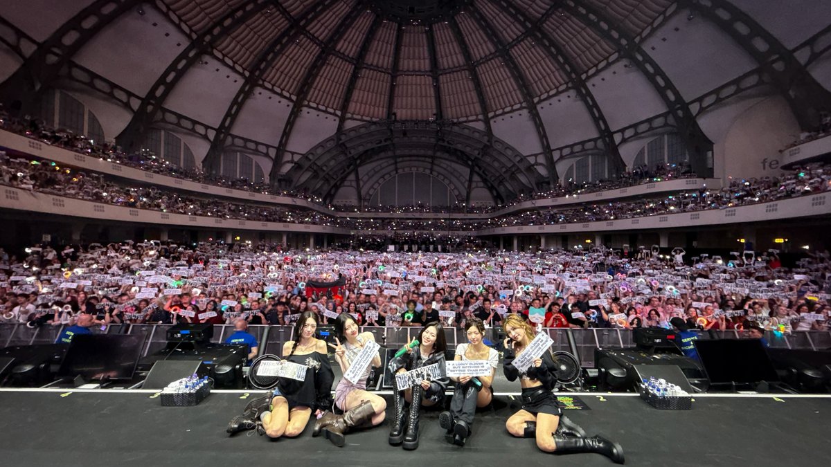 ITZYofficial's tweet photo. ITZY 3RD WORLD TOUR <TUNNEL VISION> in #FRANKFRUT

FRANKFRUT MIDZY! 
Your cheers were amazing💗
Danke schön for the memories😆

#ITZY #MIDZY @ITZYofficial
#ITZY_TUNNELVISION
#ITZY_TNVS
#ITZY_WORLD_TOUR
#ITZY_in_FRANKFRUT https://t.co/TIrSmJqbD5