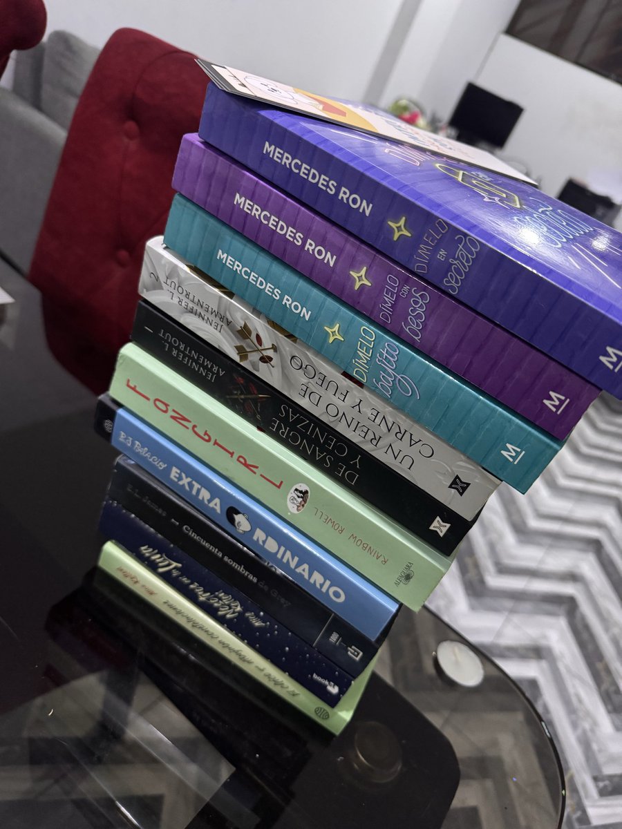 FavhiPaz's tweet photo. No pude con la tentación! 🥲 #booklover https://t.co/yMde1IBIdx
