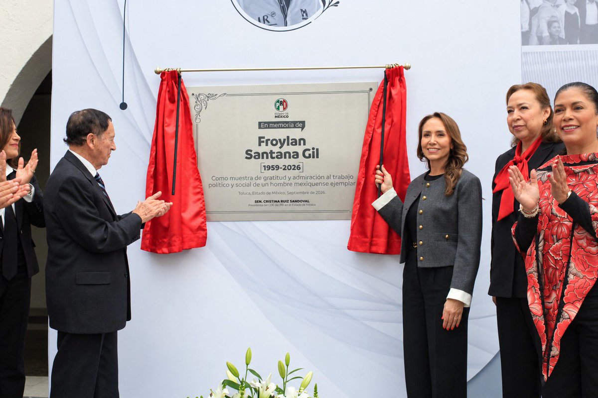 PRI_EDOMEX's tweet photo. Con profunda emoción rendimos homenaje a la vida y al legado del Ing. Froylan Santana Gil, nuestro líder de la Unidad Revolucionaria Estado de México. 

Un líder nato, un mexiquense de trabajo, esfuerzo y convicciones que dejó una huella profunda en nuestro partido y, sobre todo, en las personas que caminaron a su lado.

Creyente de las instituciones, del servicio y de la política como una herramienta para defender causas y mejorar la vida de los demás. Su liderazgo trascendió cargos y responsabilidades porque estuvo construido desde la cercanía, la amistad y el trabajo diario.

Hoy el PRI Estado de México lo recuerda con cariño y profundo agradecimiento.

Esta siempre será su casa. Honraremos su legado como él lo habría querido: trabajando, defendiendo sus causas y fortaleciendo al partido que tanto quiso.