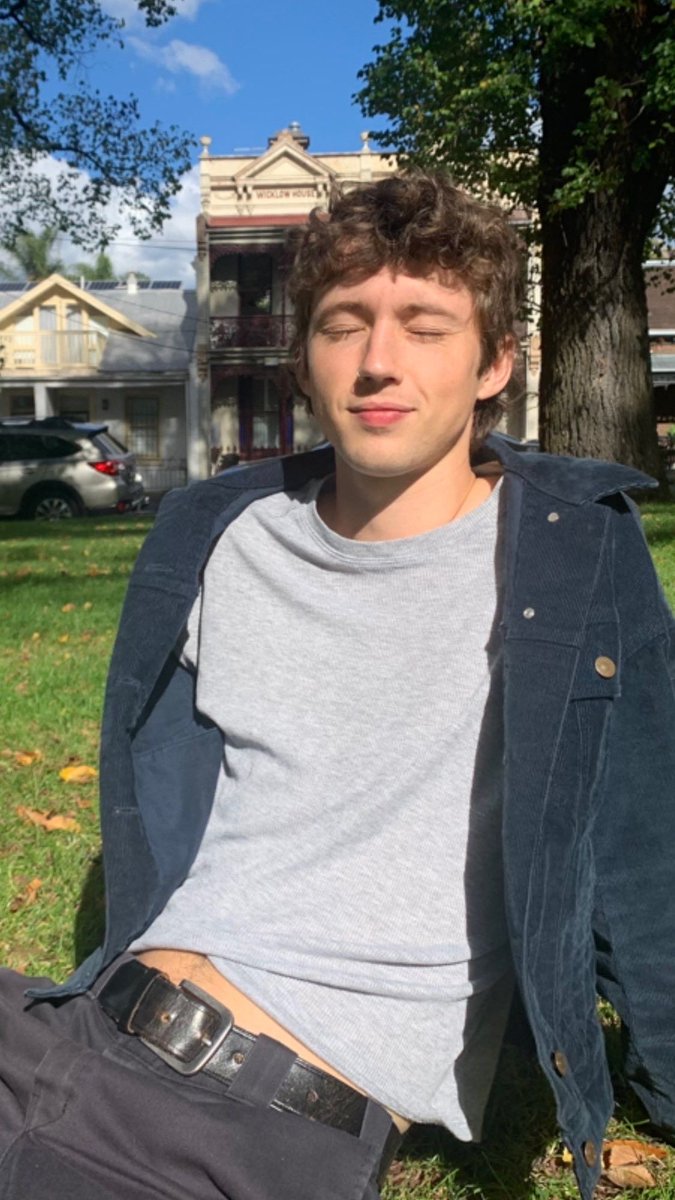 iforgiveitall88's tweet photo. troye sivan is so adult will byers coded imo https://t.co/fmqSaHeaQu