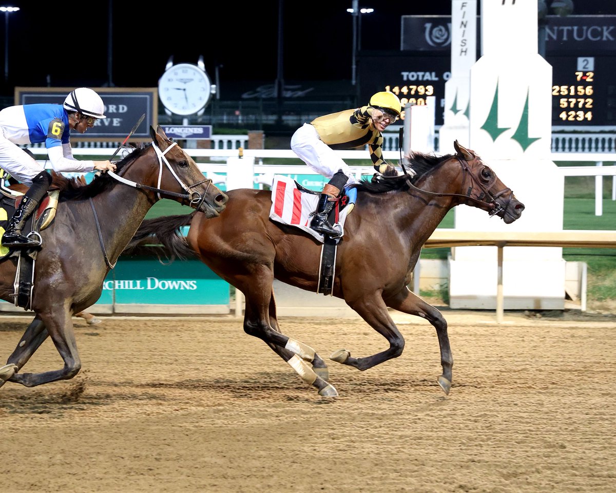 DerbyMedia's tweet photo. Even on an off day, @Cubs fly the W. In advance of their series with the @Reds, the team spent the day @ChurchillDowns where teammate @ABREG_1 was the winning owner of the nightcap. Act of Parliament wins and pays $8.48. Team goes nuts! https://t.co/NqmJBIkp8r