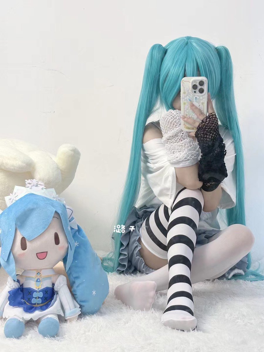 Ee_0262's tweet photo. 初音未来 #cosplayㅤㅤㅤㅤㅤㅤ #萝莉 #雌小鬼 #玉足 #母狗 https://t.co/n2Dobza89V