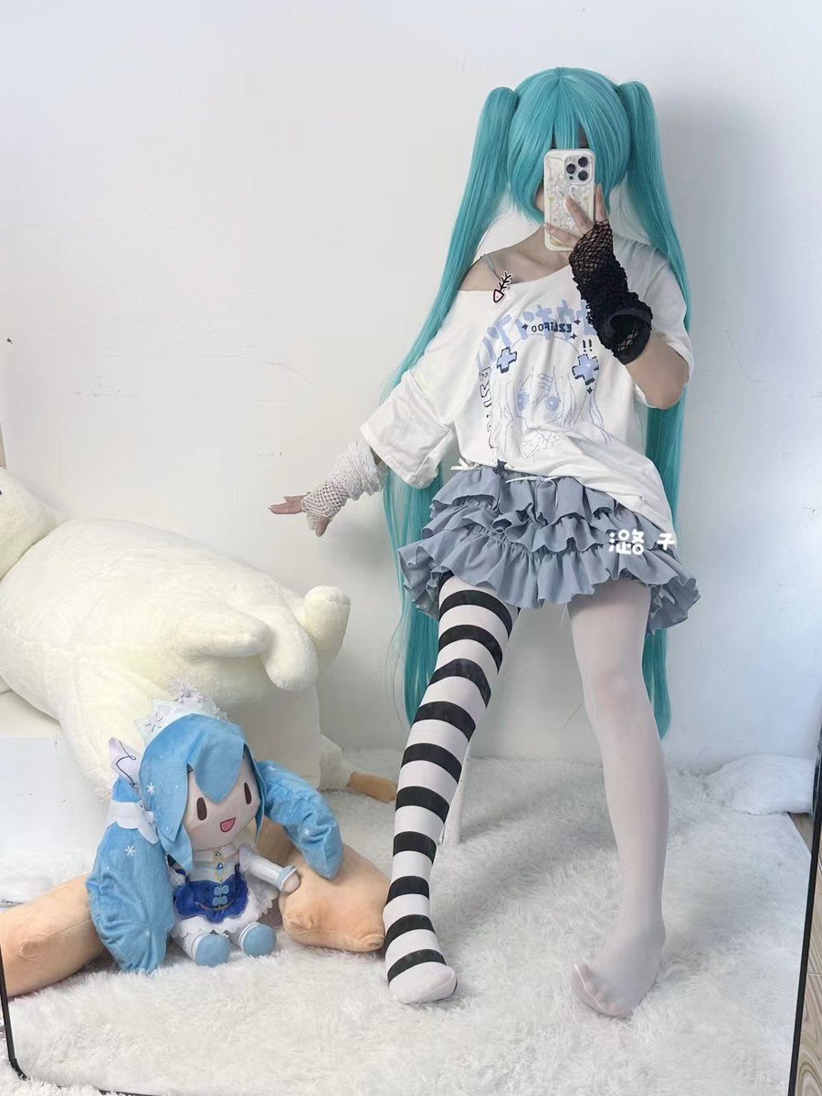 Ee_0262's tweet photo. 初音未来 #cosplayㅤㅤㅤㅤㅤㅤ #萝莉 #雌小鬼 #玉足 #母狗 https://t.co/n2Dobza89V