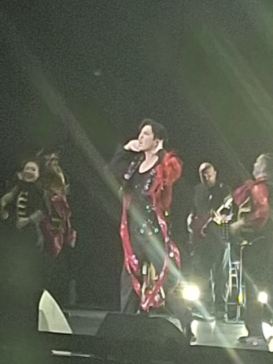 Oso_BMS's tweet photo. @letyDQ Para mi una de las mas bellas canciones que interpreta Dkmash un video llenando arte lo amo #dimash @dimash_official https://t.co/UcAJbkbgJu