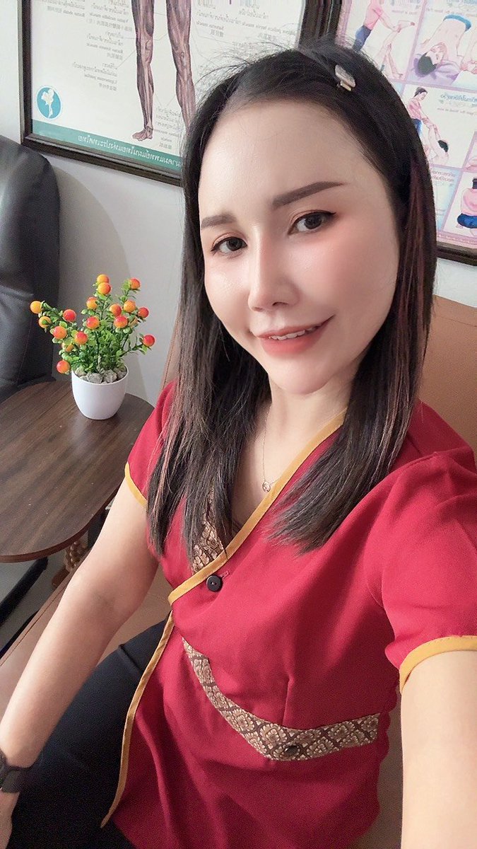 Momokoki1789's tweet photo. ขับรถเส้นดอยสะเก็ดแล้วเหยียบเบรกจนตะคริวจะกินขา แวะมานวดก่อนไหม จะรีบไปไหน555 ทักมาจองคิวโลด หมอแบมพร้อมมาก

#นวด #นวดผ่อนคลาย #นวดน้ำมัน #นวดไหนดี #นวดใกล้ฉัน #นวดดีบอกต่อ #นวดอโรม่า #นวดออย #เชียงใหม่ #ดอยสะเก็ด #สันนาเม็ง #สันทราย #นวดเชียงใหม่ #นวดไทย #นวดเท้า https://t.co/803hS9mzoI