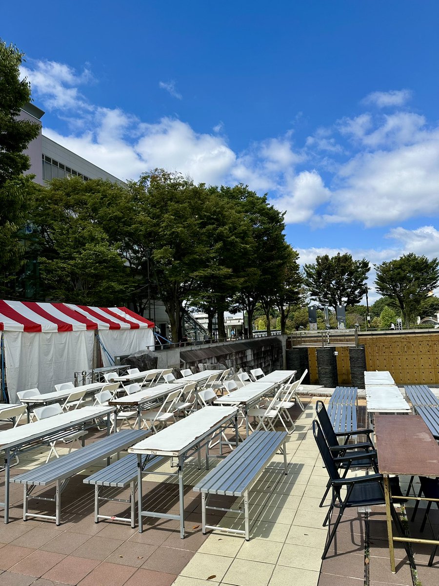 pbum2014's tweet photo. 🍻✨ 遂に本日、15:00スタート！！ ✨🍻

皆様、大変お待たせいたしました！

いよいよ本日から
「プレミアムビールとうまいもの祭り2026 秋」
スタートです！！

会場には、���だわりのうまいものが大集合。
そしてもちろん、キンキンに冷えたビールもたっぷりご用意しています🍺

ケバブなどの絶品グルメを楽しみながら、
仲間と乾杯するもよし、
ご家族で遊びに来るもよし、
仕事帰りにふらっと立ち寄るもよし。

テント席は約500席！
雨の日でも楽しめるビアガーデンです。

本日は 15:00 OPEN！
つくばの皆さん、いよいよです。

今年の秋も、ここで一緒に乾杯しましょう！！

皆様のご来場を、スタッフ・出店者一同
心よりお待ちしております！

📍つくばセンター広場
📅 9月18日(金)〜9月27日(日)
⏰ 本日 15:00〜22:00

#pbum2026
#プレミアムビールとうまいもの祭り
#つくば
#つくばイベント
#ビアガーデン
#つくばグルメ
#ビール
#シルバーウィーク