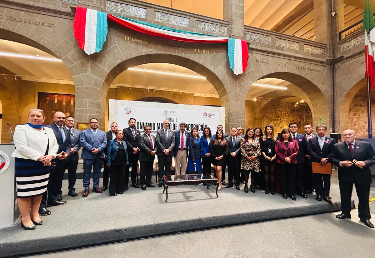 INACIPE's tweet photo. El día de hoy se formalizó la suscripción de la Firma de Convenio Marco de Colaboración entre el INACIPE y la Comisión de Justicia del Senado de la República. El evento estuvo encabezado por el Senador Javier Corral y el Dr. Jorge Nader Kuri, Rector del INACIPE. https://t.co/x8z9nrmoK1