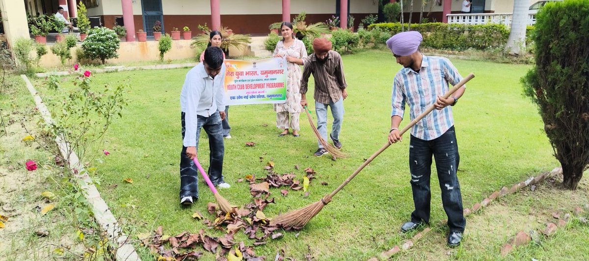 gupta0076's tweet photo. Ek Soch Nai Soch NGO - India's Best NGO  द्वारा डीएवी कॉलेज सढौरा
में #सेवा_संकल्प_अभियान के तहत #Youth_Club_Development_Program का आयोजन किया विद्यार्थियों ने स्वछता अभियान चलाकर #पर्यावरण_सरंक्षण का संदेश दिया और NGO ने विद्यार्थियों का #Udyam_Registration भी करवाया

@DC_YNR https://t.co/D0aFahXghP