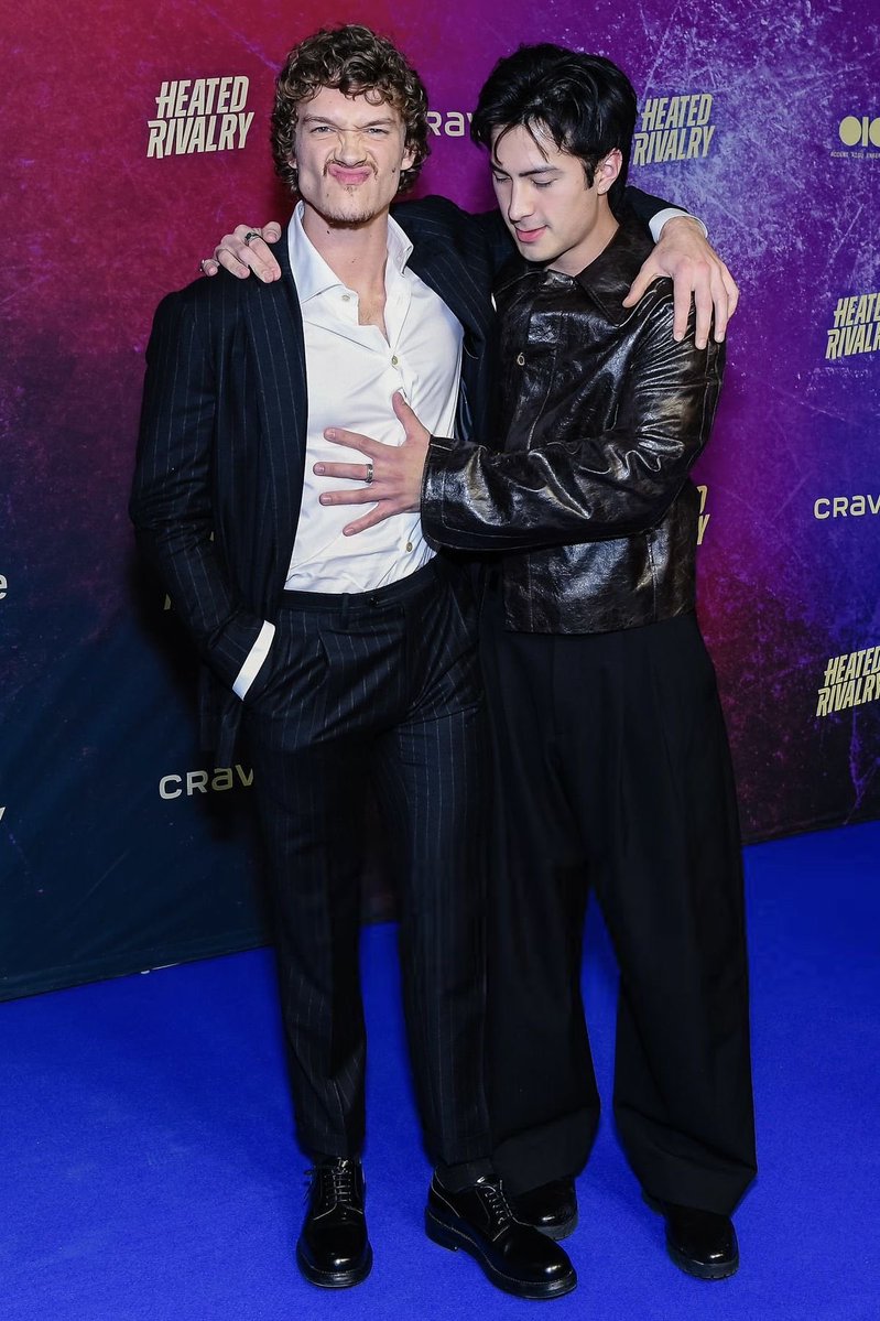 phobiaconnor's tweet photo. they’re a package deal, do NOT separate https://t.co/DZQIeK93mA