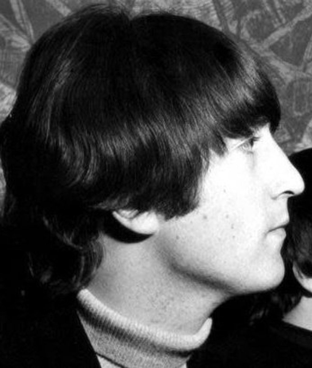 ceofjohnlennon's tweet photo. John Lennon's side profile. https://t.co/ygsRtUhm6k