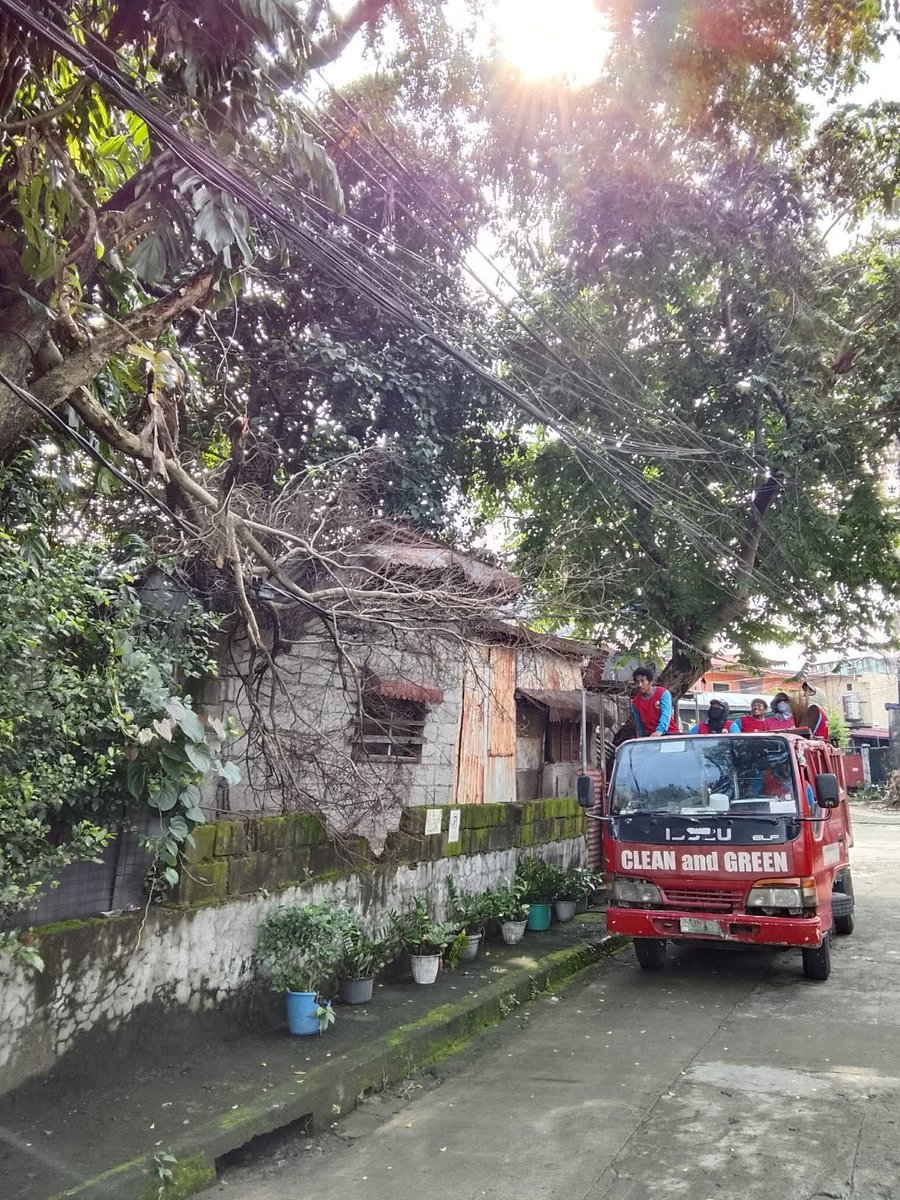 valenzuelacity's tweet photo. @abacamaganda @meralco Magandang araw po, as of now po ito na po ang status nung clean-up po natin from our Clean and Green Team. 

Salamat po! https://t.co/TMv3JfySX7