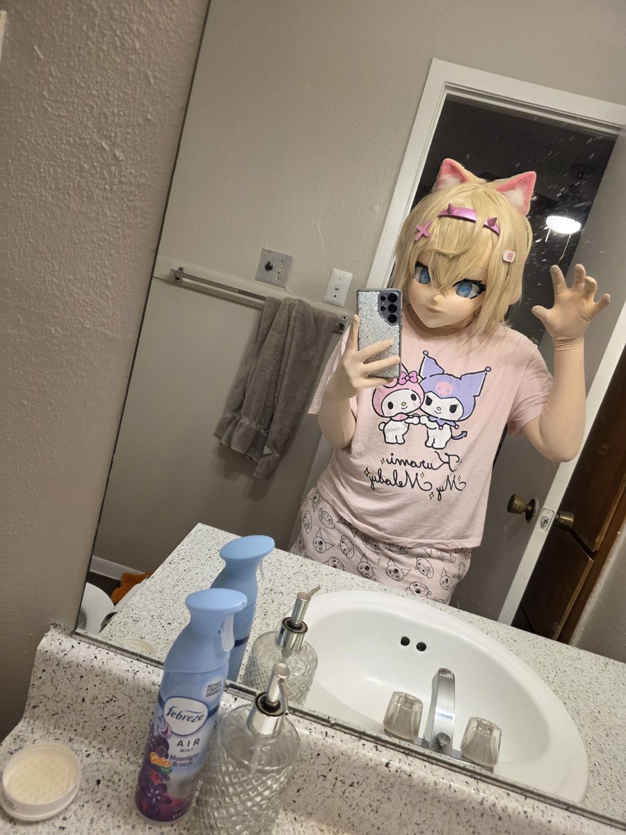Airykigs's tweet photo. Introducing Cozy Mococo💕

📸:@JuliaRyah

🎭: @KaikaKigu 

Hi! I'm back after year break! A big change in my life happened but now I'm able to come back to this hobby that I enjoy very much!
#hololive #mococoabyssgard
#kigurumiㅤㅤ https://t.co/iCTKK86YJQ