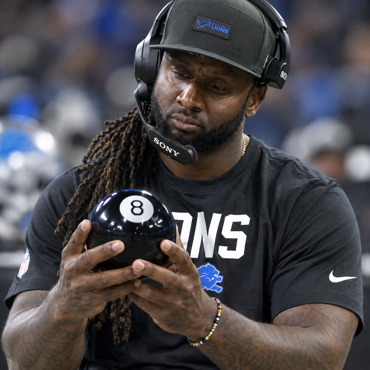 Toefer15's tweet photo. @davebirkett Live look at Shep calling the defense tonight. #OnePride #FireShep #RestoreTheRoar https://t.co/dUVHSzwsQn