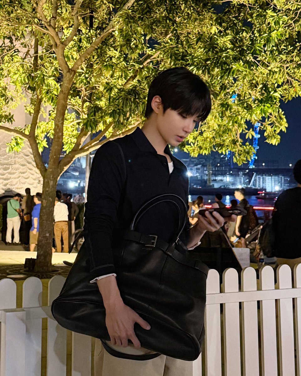 KNSTUDIO_now's tweet photo. #Prada #황인엽 #HwangInYoup https://t.co/45FWnQm9pA
