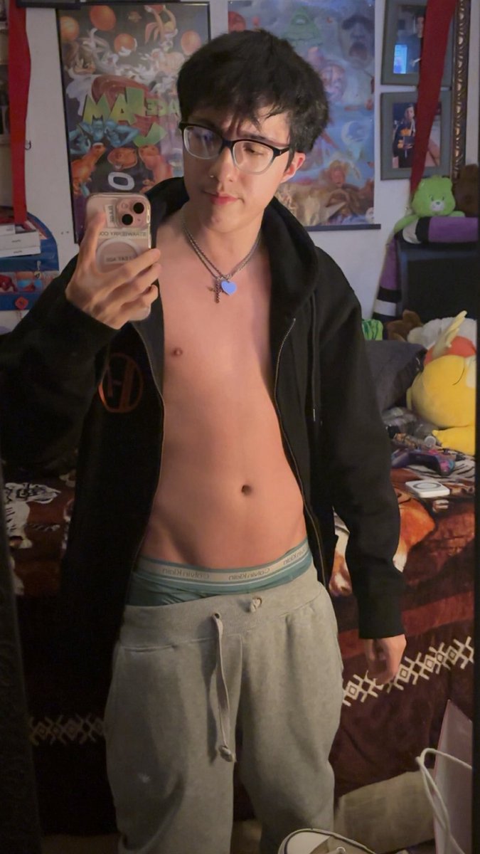 Maridragon136's tweet photo. New Bio
Heyo it’s Brandon ✨✨

♡ Huge gamer nerd
♡ love making new friends/moots
♡ Marvel rivals, Personas, Fire Emblem, Any fighting game 
♡ Inuyasha, Bleach, FLCL and Nana are my top anime
♡ 5’4 

♡/↻ if u wanna be moots (ᐢ. .ᐢ)
#mlm #gaming #promotwt #moothunt #fyp https://t.co/SUgjjknlvA