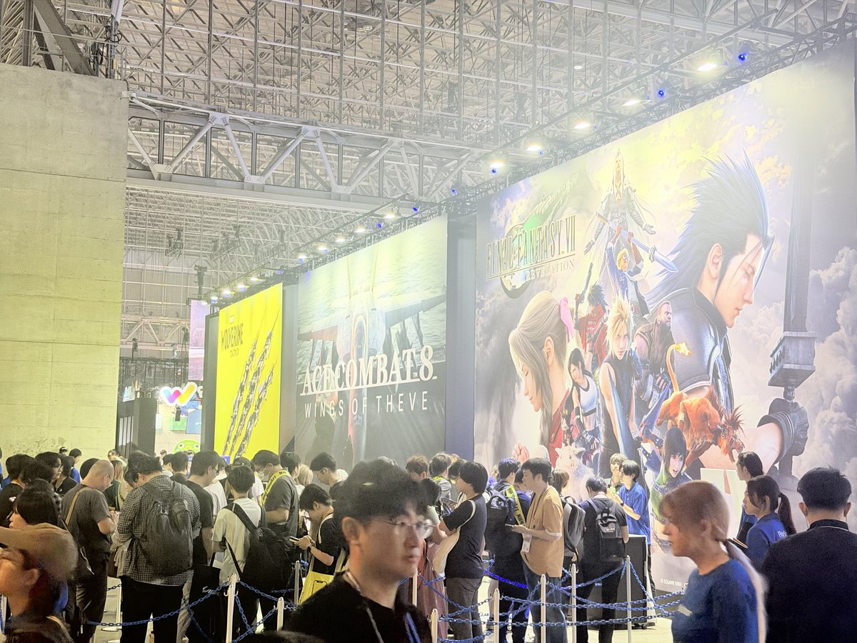 halmaki_spring's tweet photo. 東京ゲームショウすごい人！
FFとモンハンすごい人気

#ps5 https://t.co/WmqpuzgG4k