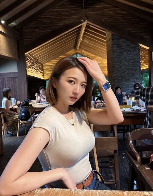 QuyDun's tweet photo. 37歳で離婚したら、本当に誰も相手にしてくれないの？
いるよ、、、、、、、
友達になってくれませんか？？？🥺あなたがしたいことなら何でもいいです https://t.co/RNAdhNAdxV
