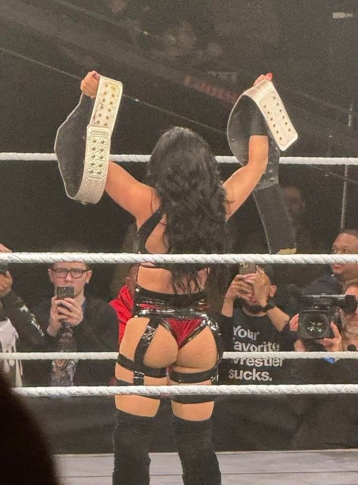 CountryLesnar's tweet photo. Woman so hot makes me wanna drool endlessly 😩💦

#wwe #wweraw #stephanievaquer #smackdown #prowrestling #livmorgan https://t.co/Ut7Ckj3ke5