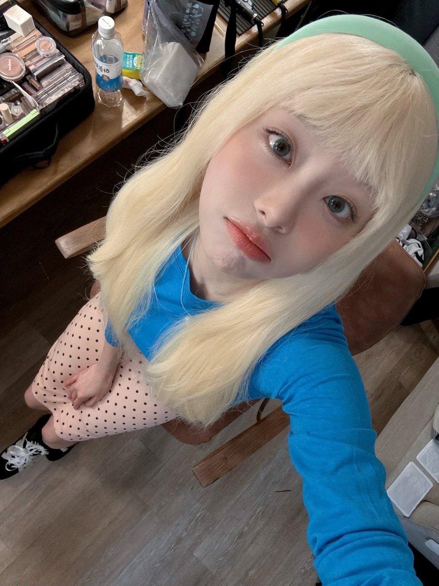 chhuukim's tweet photo. do you like my blonde hair? :O https://t.co/44NYUEE6OH